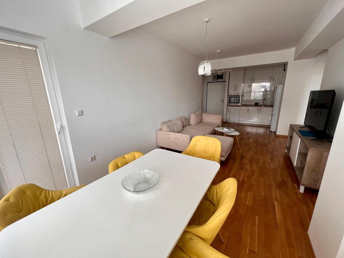 High-End Spacious Apartment Next To City Mall Скопие Екстериор снимка