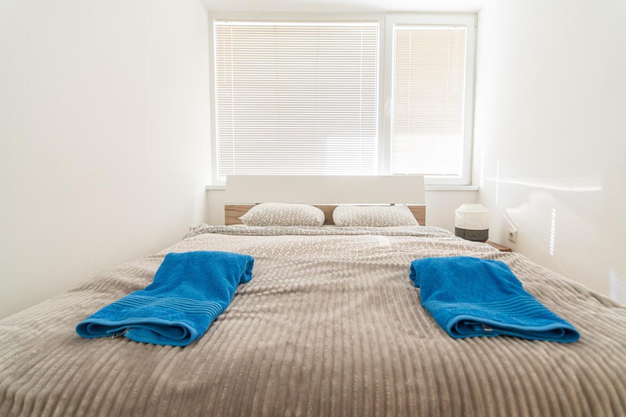 High-End Spacious Apartment Next To City Mall Скопие Екстериор снимка